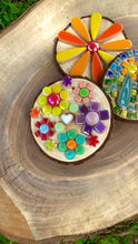 Load and play video in Gallery viewer, DIY Flower Ornament Woodslice Kit
